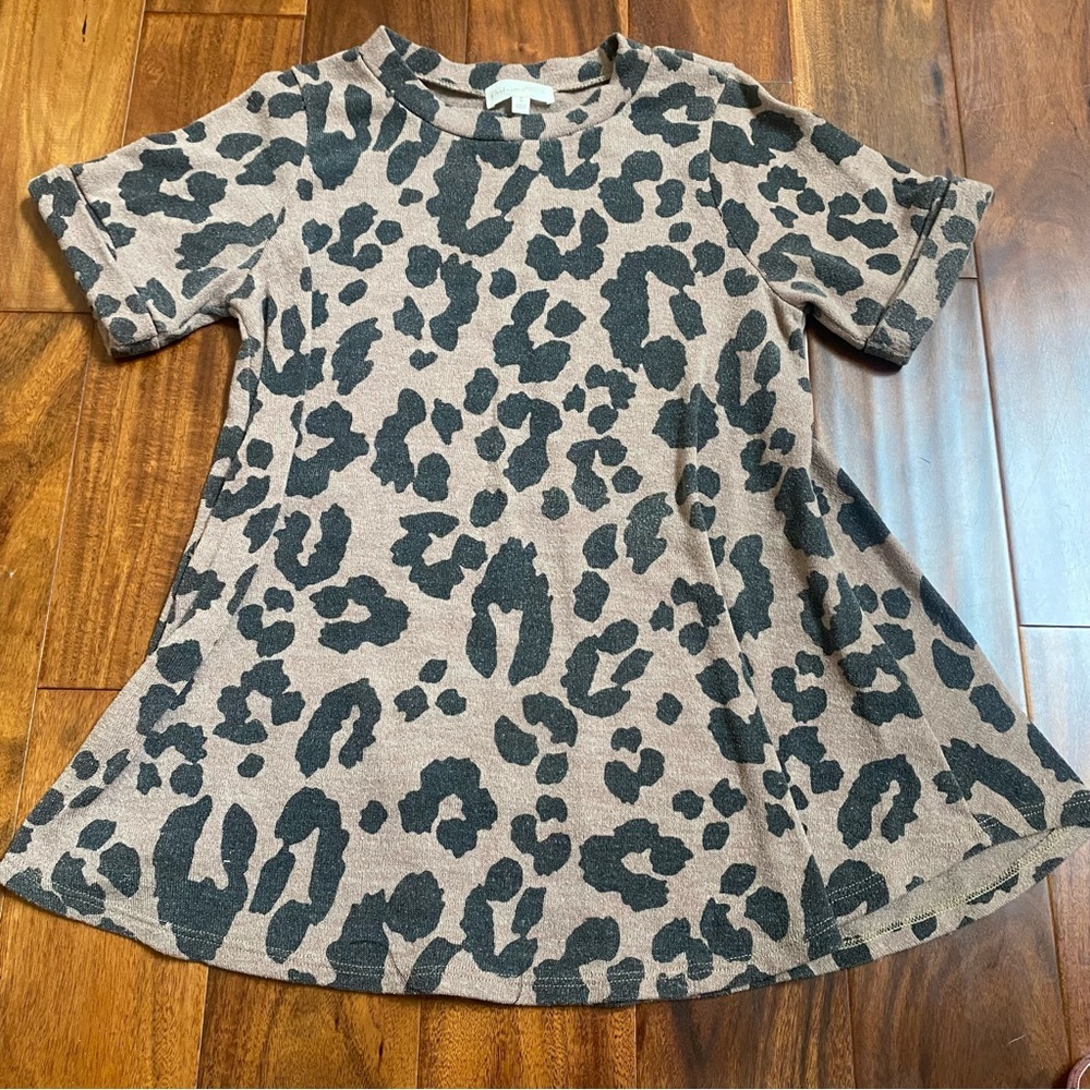 Perfect Peach Sweater Womens Size Small brown Leopard Short Rolled Sleeve